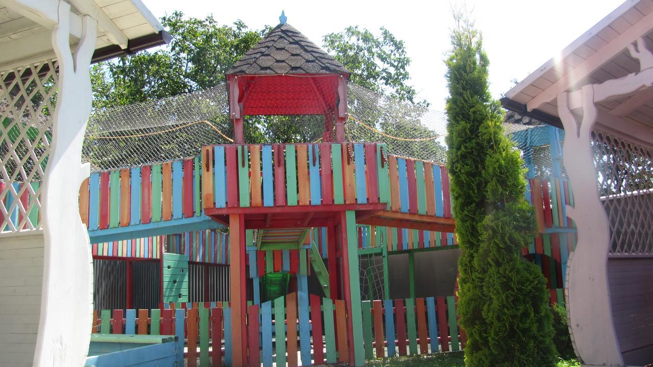 Mini Hotel Leon Lalovo ภายนอก รูปภาพ