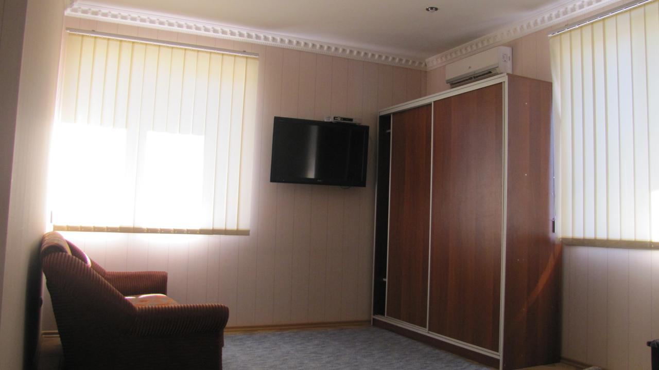 Mini Hotel Leon Lalovo ภายนอก รูปภาพ