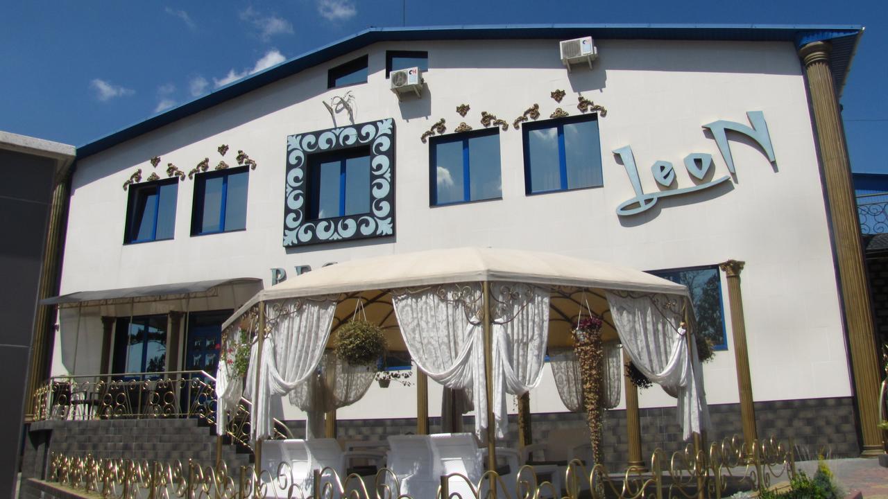 Mini Hotel Leon Lalovo ภายนอก รูปภาพ